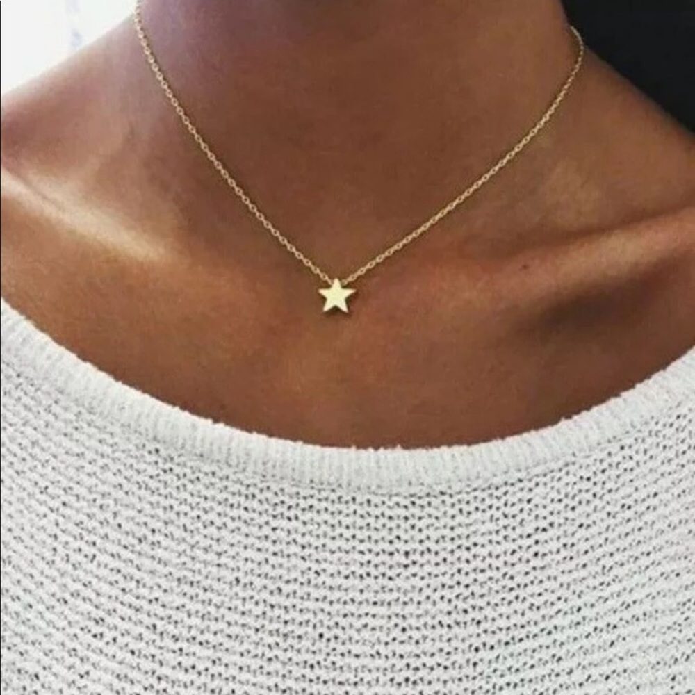 NWOT!! Gold Star Necklace
